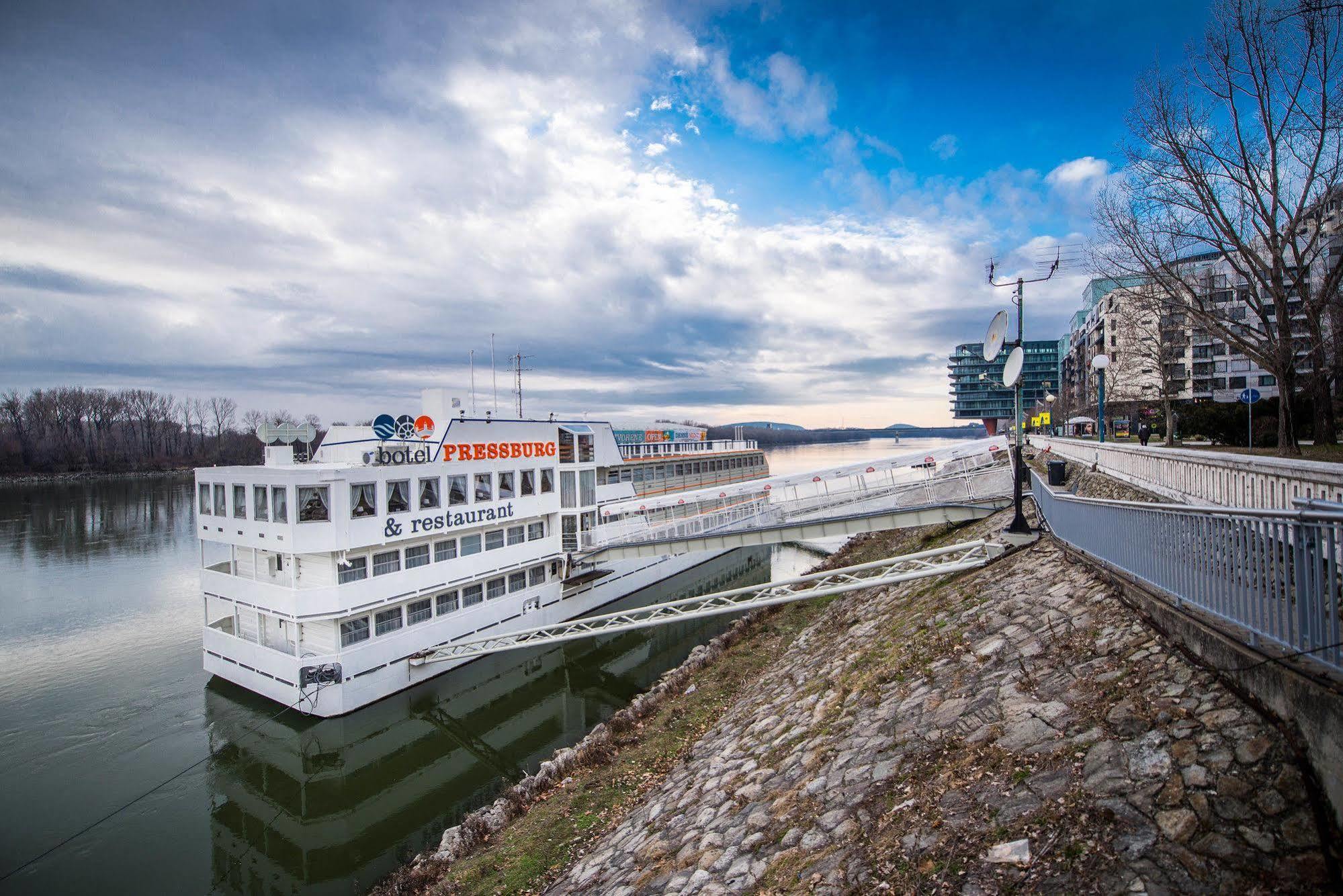 Botel Pressburg Extérieur photo